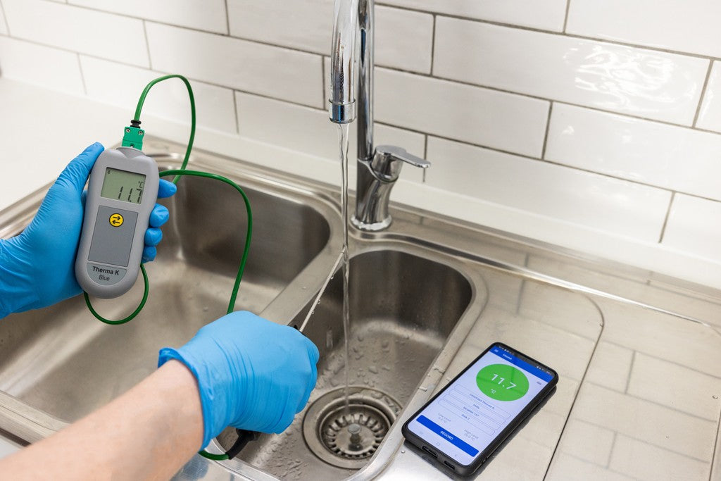 Legionella watertemperatuur: Wanneer groeit legionella en hoe meet je het?